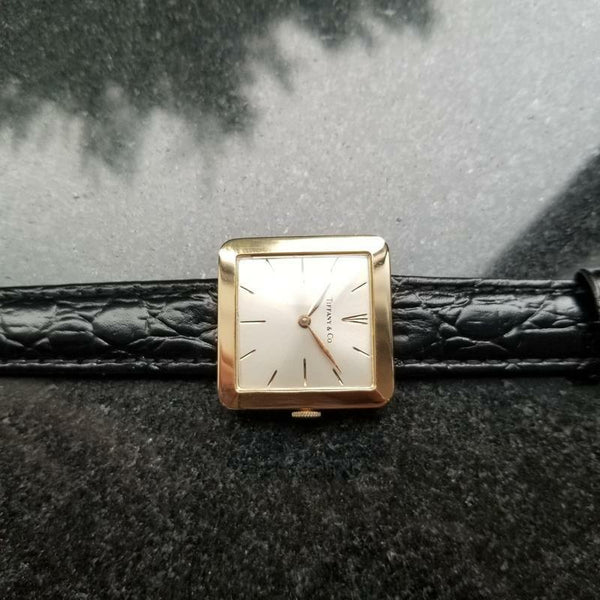 TIFFANY & CO. Men's Midsize 18K Solid Gold 21J Hand-Wind, c.1960s Swiss